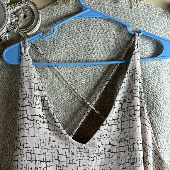 Tan adrienne tank top - Picture 2 of 5